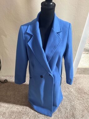 Elegant Women's Blue Double-Breasted Coat No bundles please.